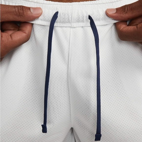 Small Nike Running Shorts - Picture 6 of 11